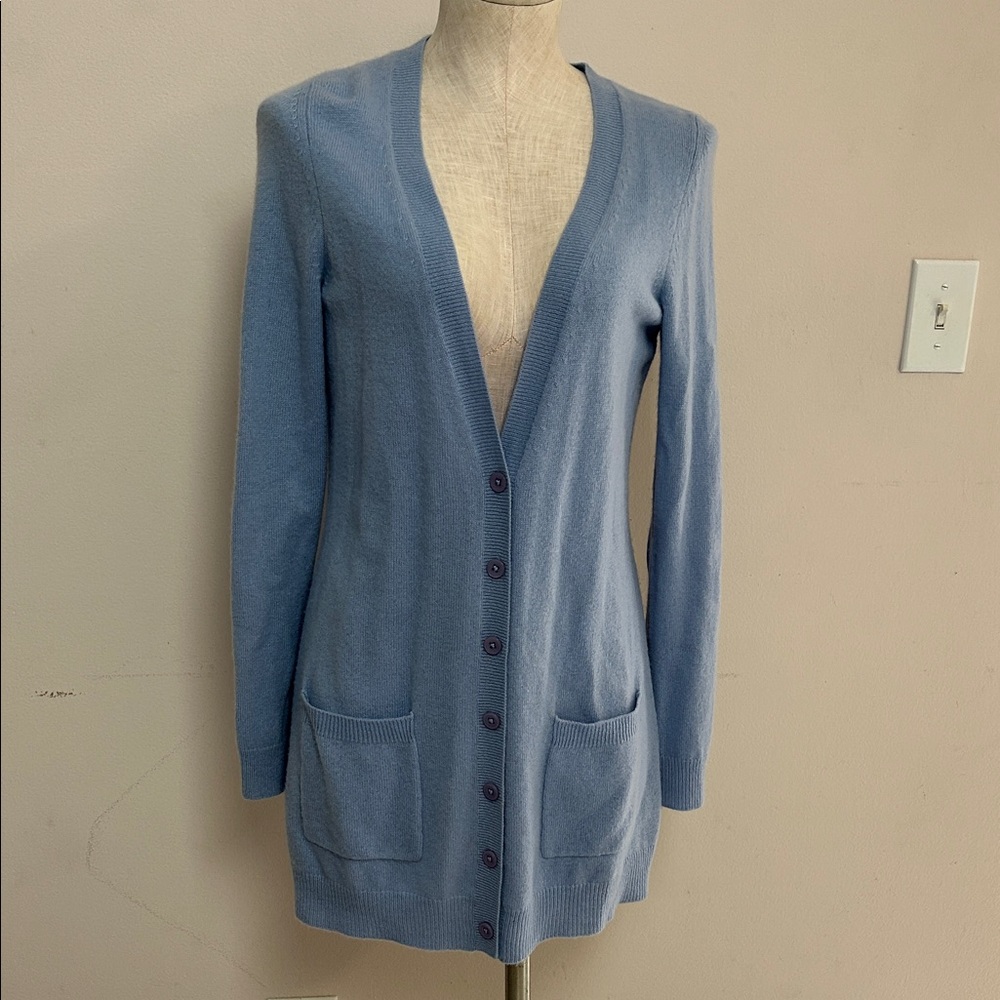C by Bloomingdale’s Blue Cashmere Sweater button down closure w pockets size M